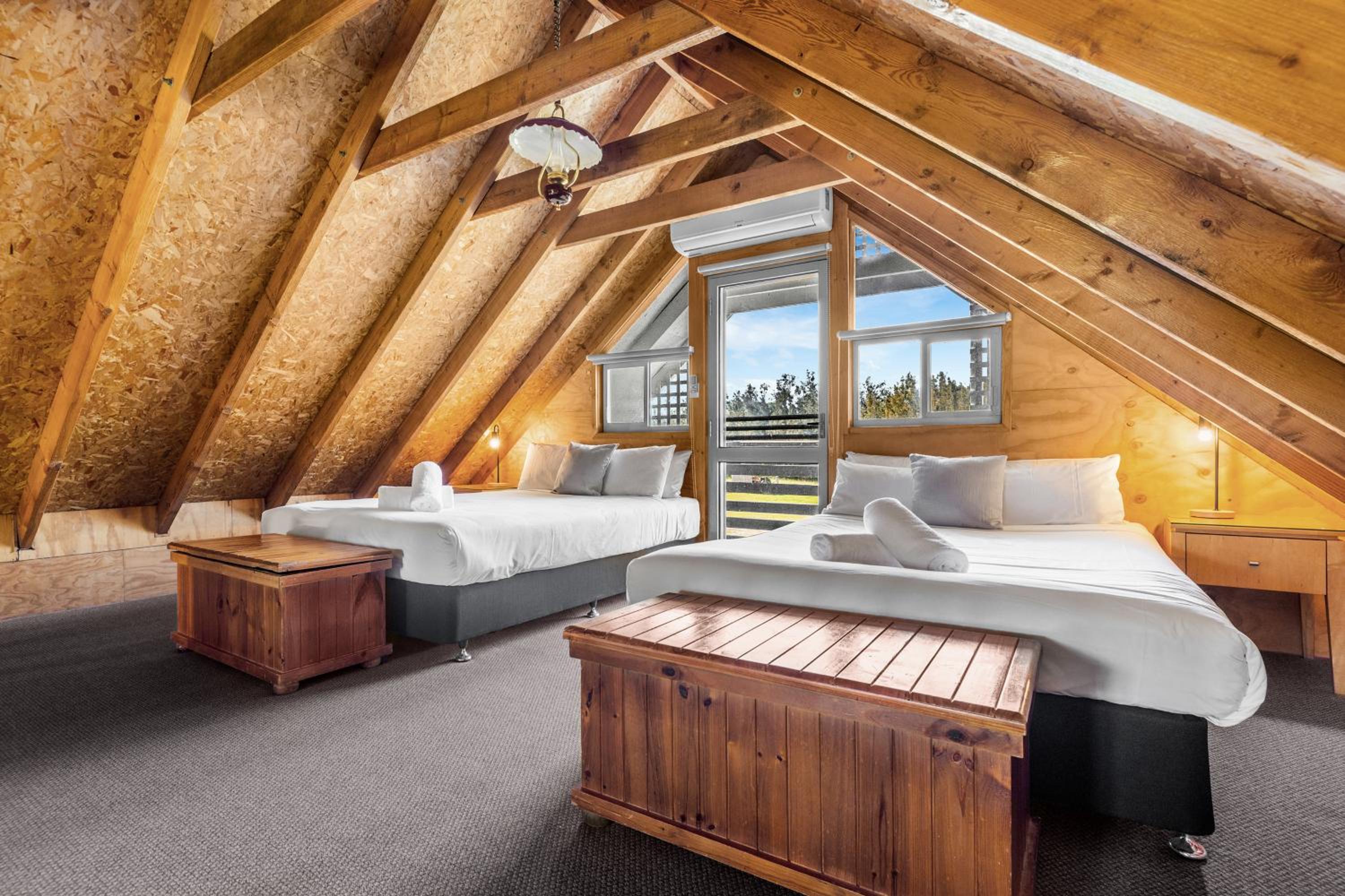Madigan Cottages - The Barn Pet Friendly