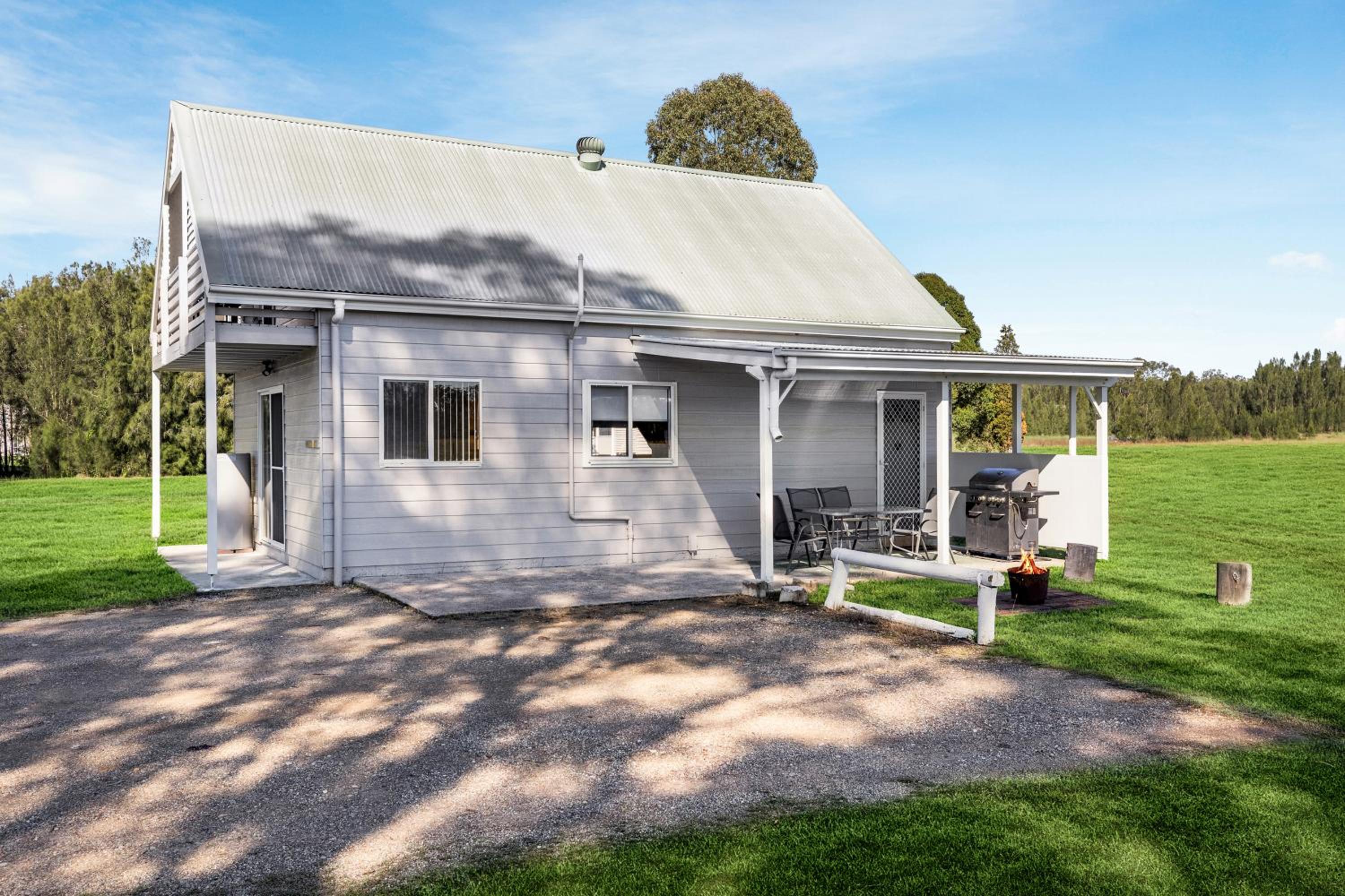 Madigan Cottages - The Barn Pet Friendly