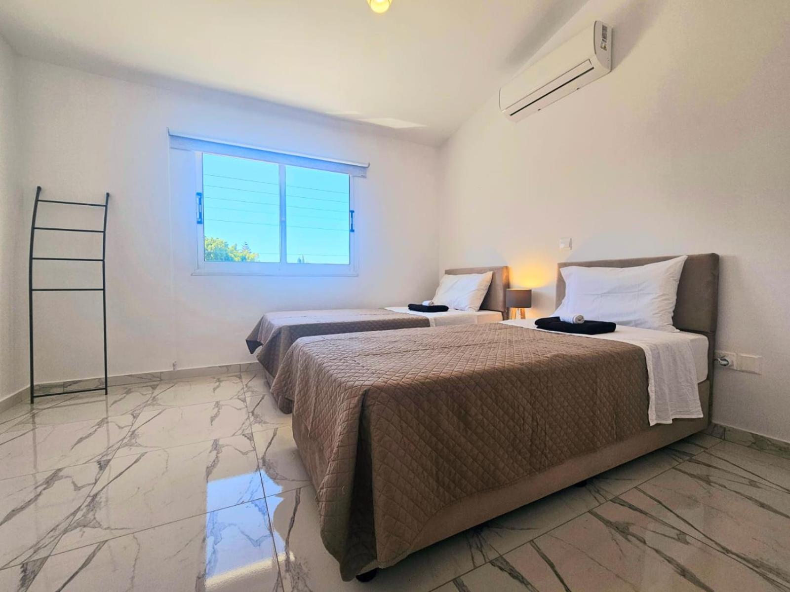 2BD Garden Apartment