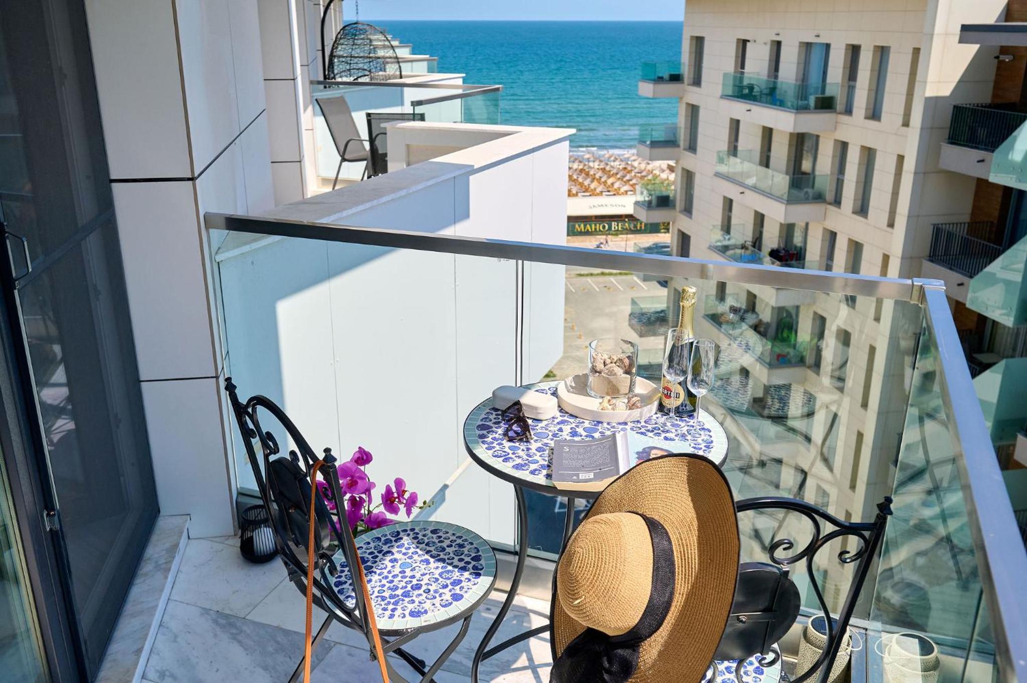 Good Vibes Apartment in Inifinity Pool&Spa- Parking