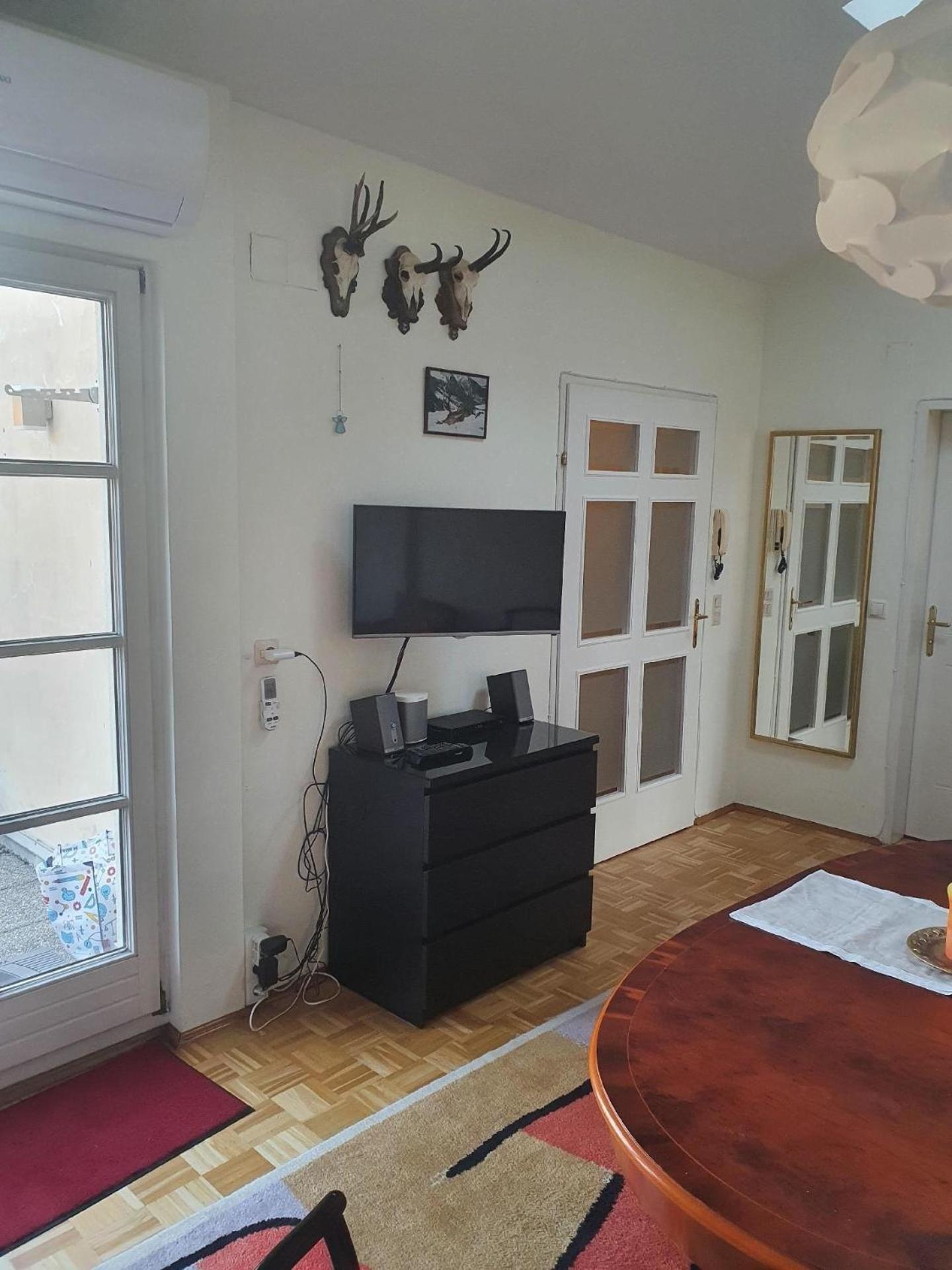 Klimatisiertes 3 Zimmer Appartement mit Terrasse