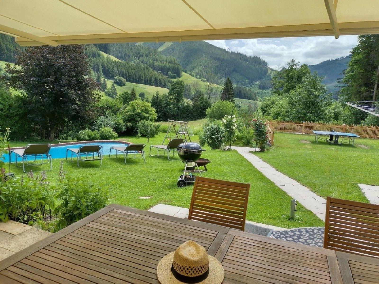Charmantes Ferienhaus in Vordernberg mit Privatem Pool