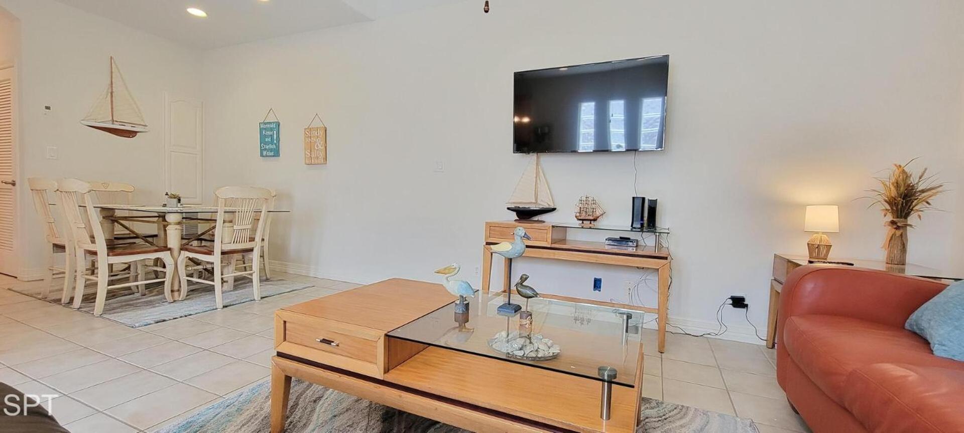 Beach & Palms condo