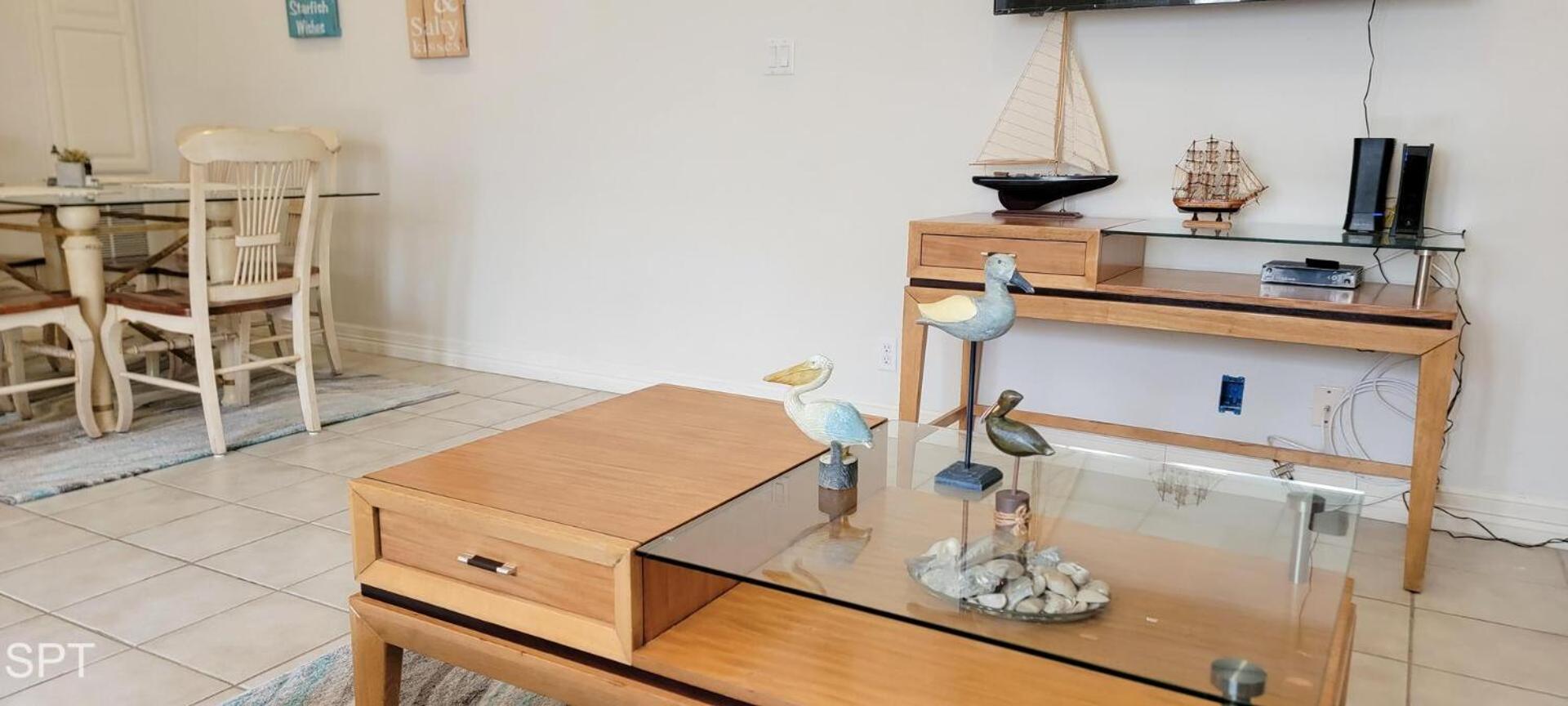 Beach & Palms condo