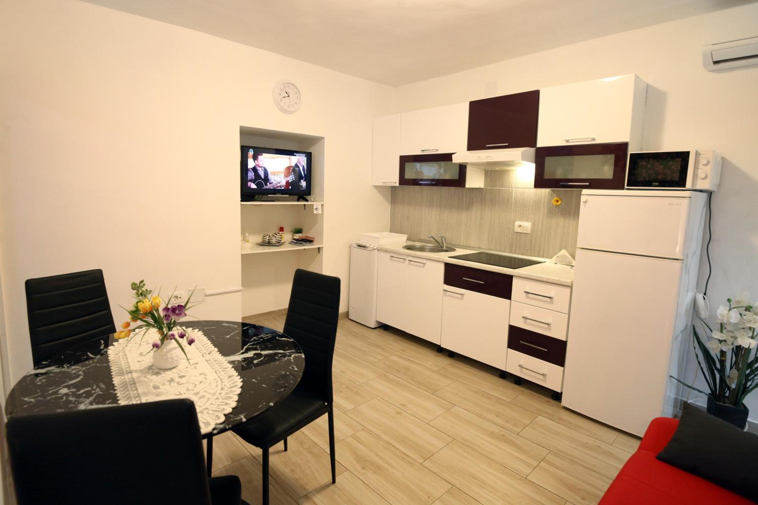 LUNA Quiet Retreat, Close to Koper, AirCon, Parking
