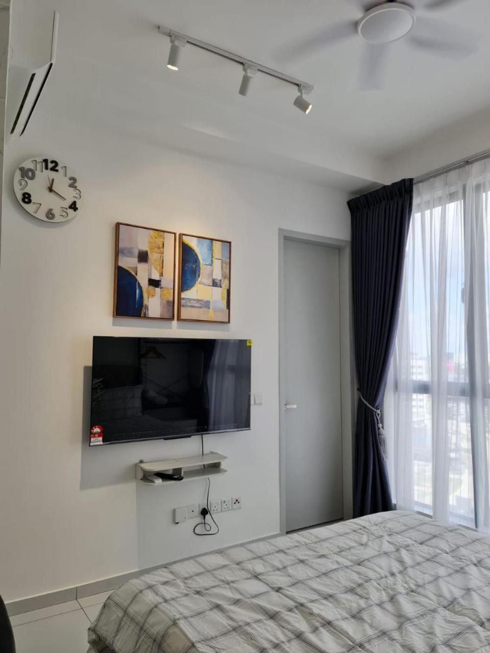 Sky Tree Serviced Apartment at Bukit Indah With Netflix