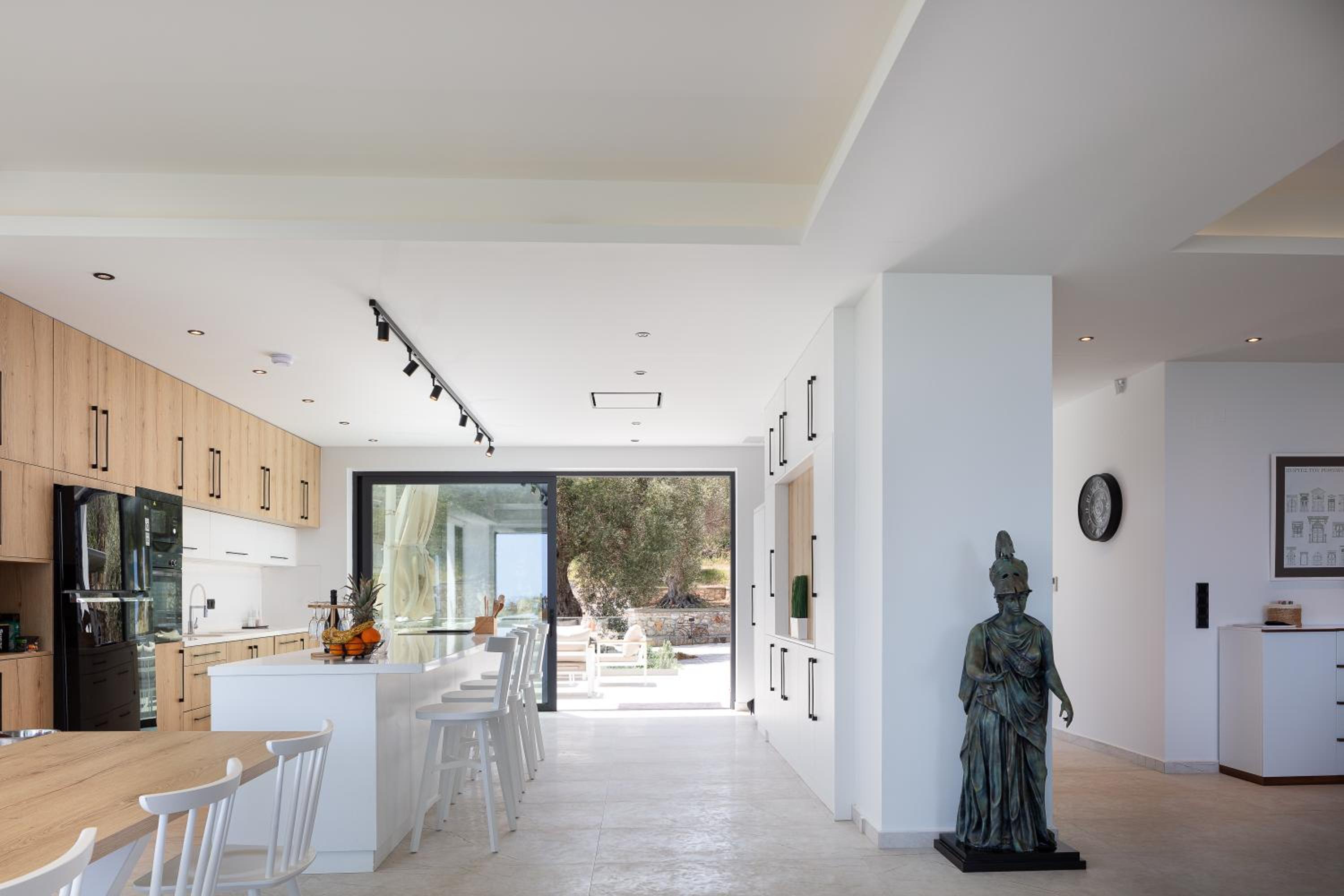 Nomadic Villa - Perpetual motion by etouri
