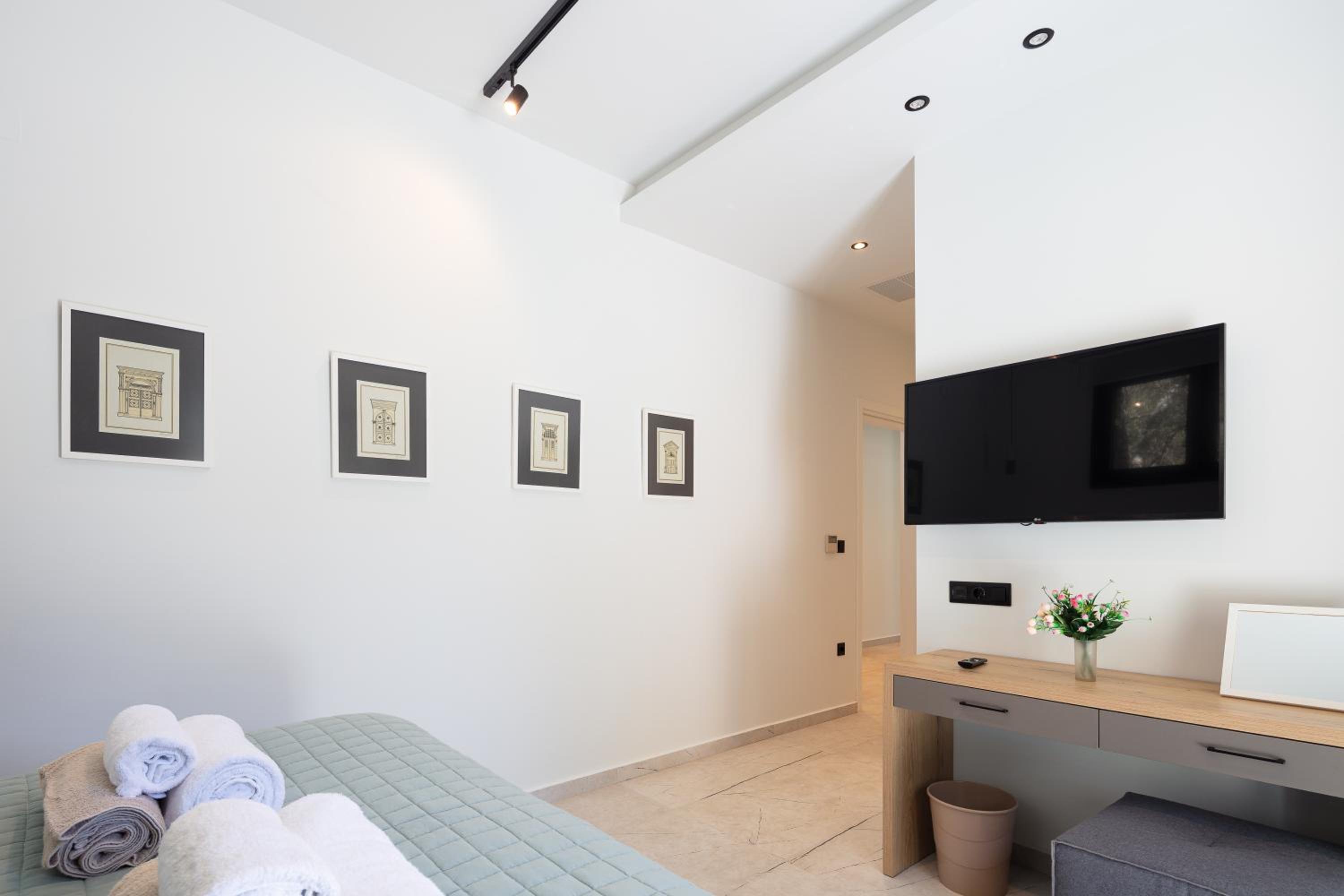 Nomadic Villa - Perpetual motion by etouri