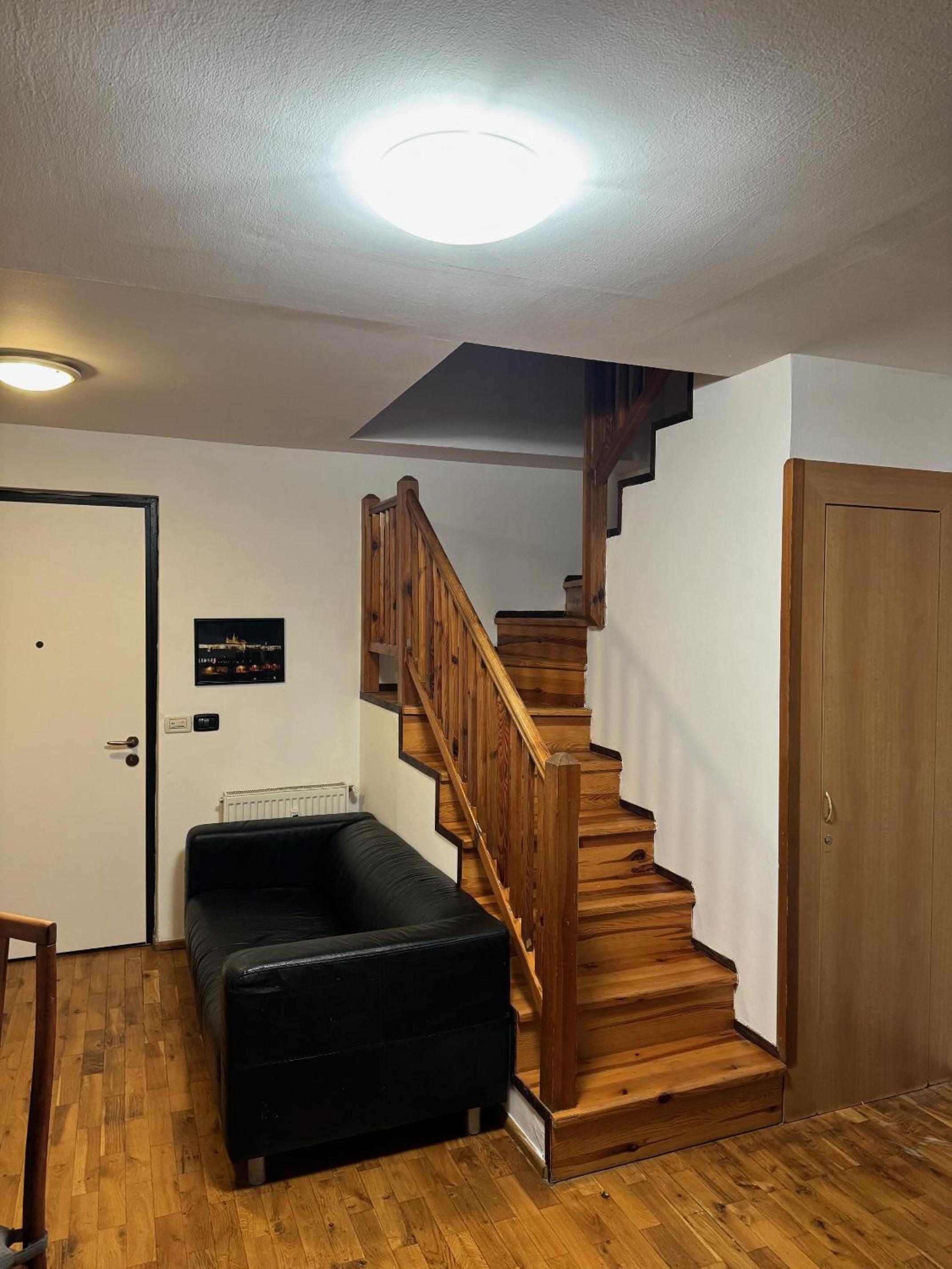 1 Bed Flat - Sleeps 4 - Pets - Smoking on terrace