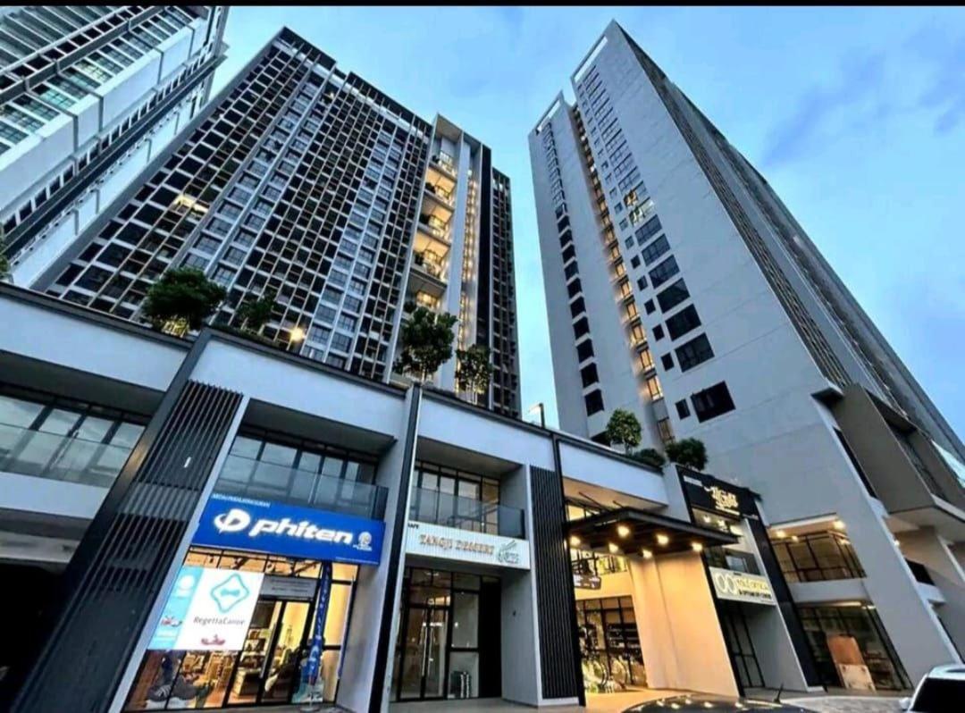 Sky Tree Serviced Apartment at Bukit Indah With Netflix