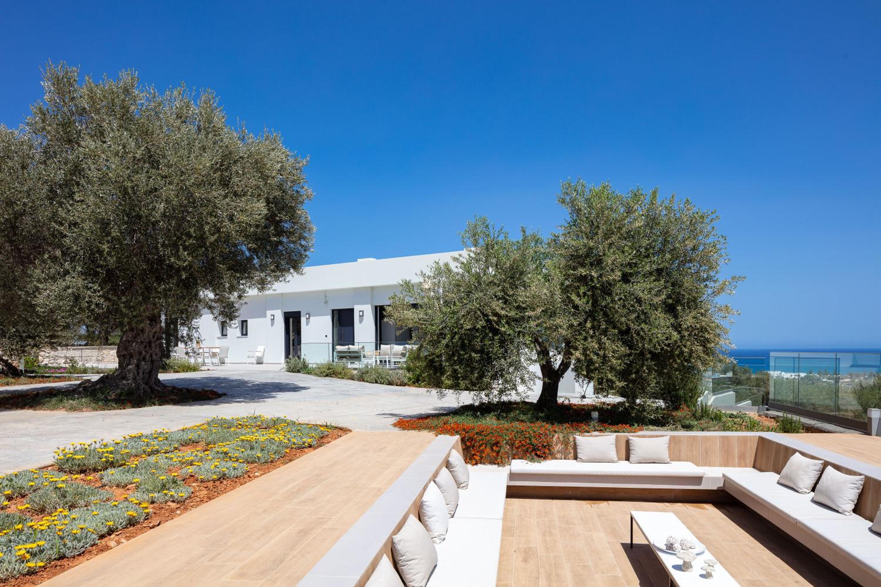 Nomadic Villa - Perpetual motion by etouri