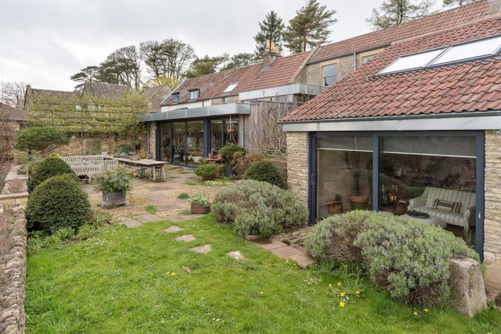 Bohemian Luxury House - Beautiful View - 10min to Bath view 2