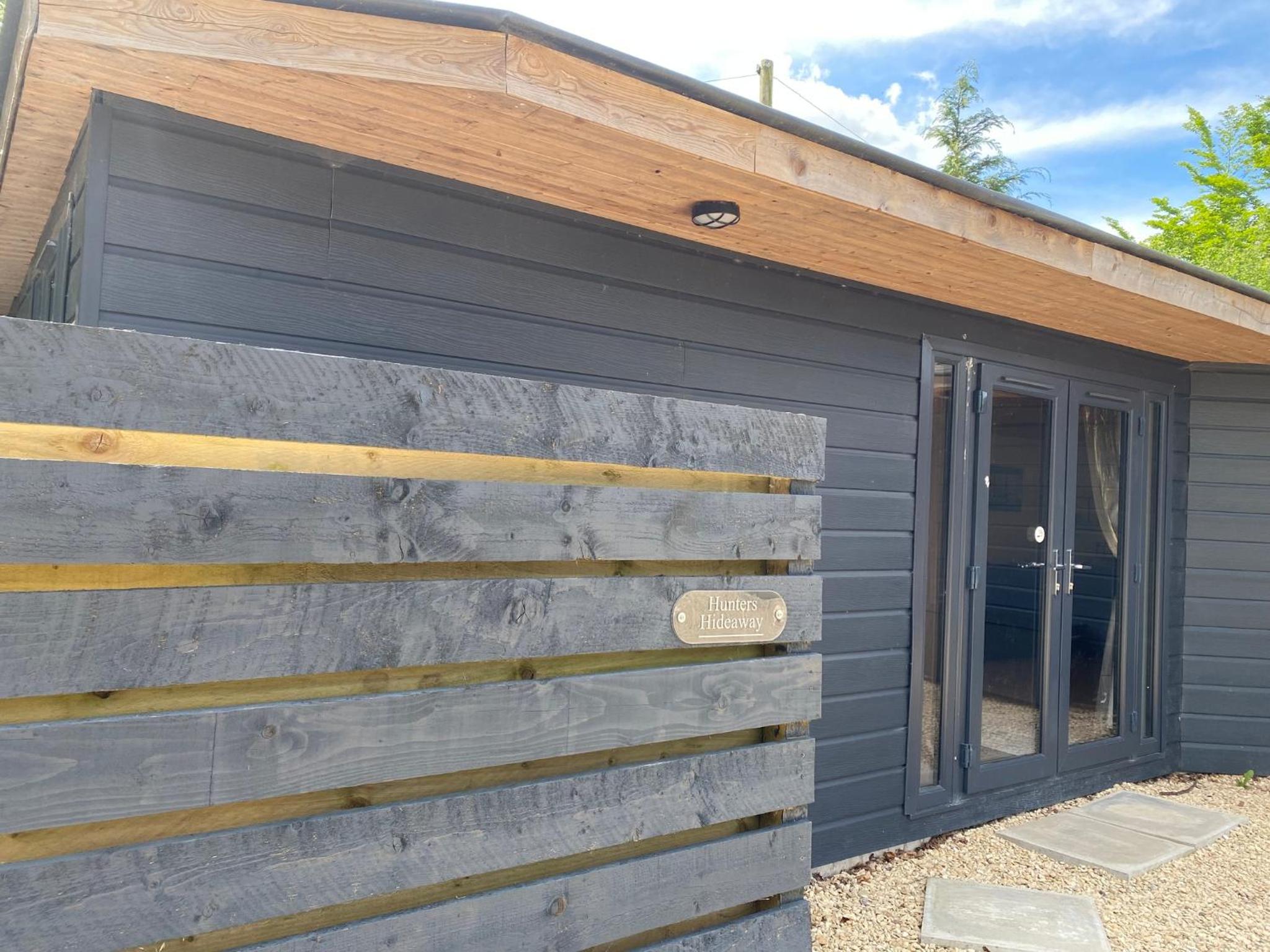 Hotel Hunters Hideaway-hot Tub-wiltshire-groups