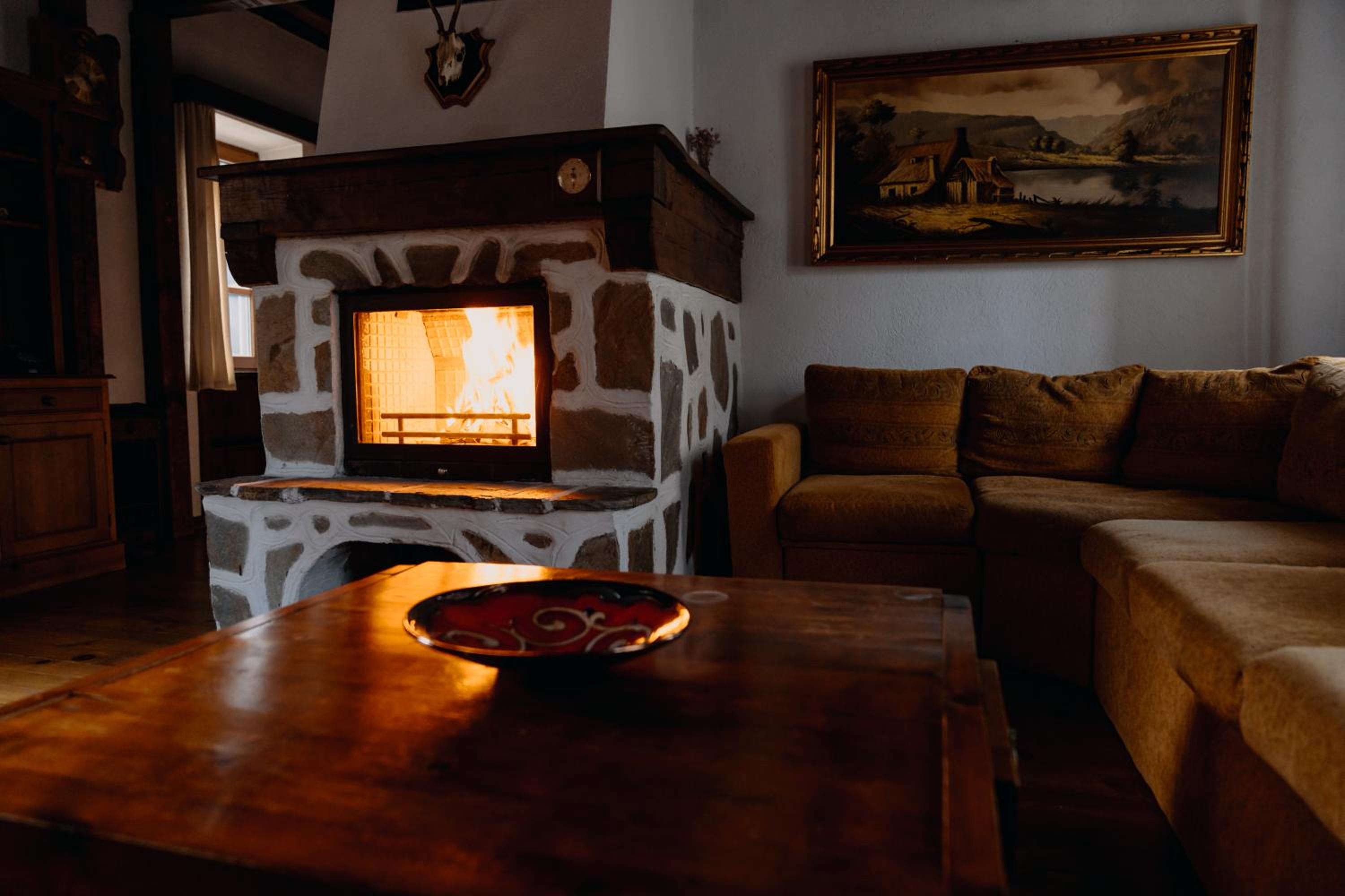 Chalet White Fang