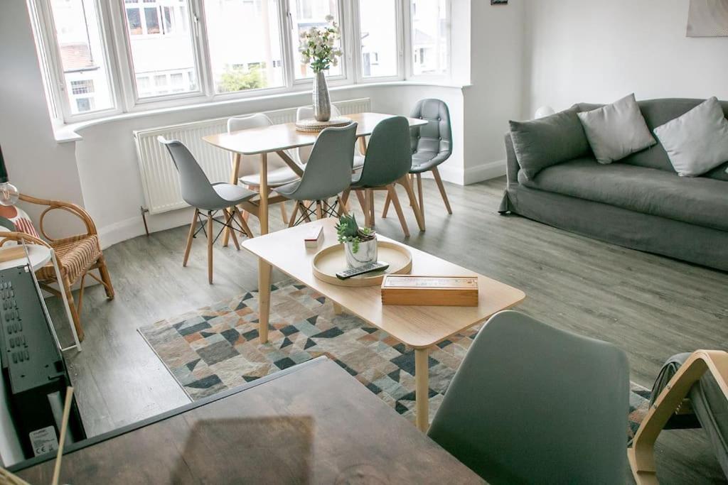 Stylish Retreat in Leigh-on-Sea view 5