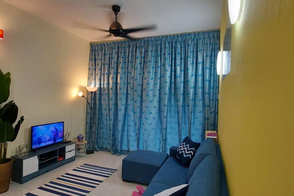KLIA Minimalist Gr Fl Villa w free park & TV photo 7
