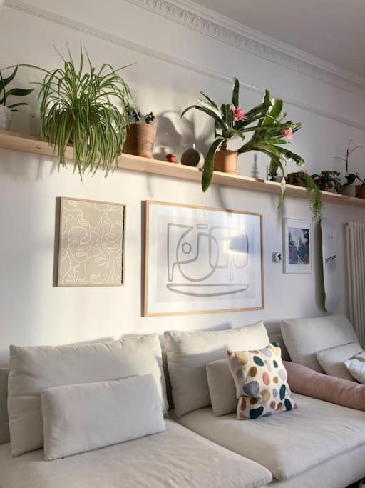 Stunning Sea Views! Entire flat, free parking