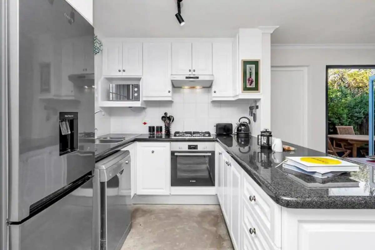 Cosy Home in Claremont view 4