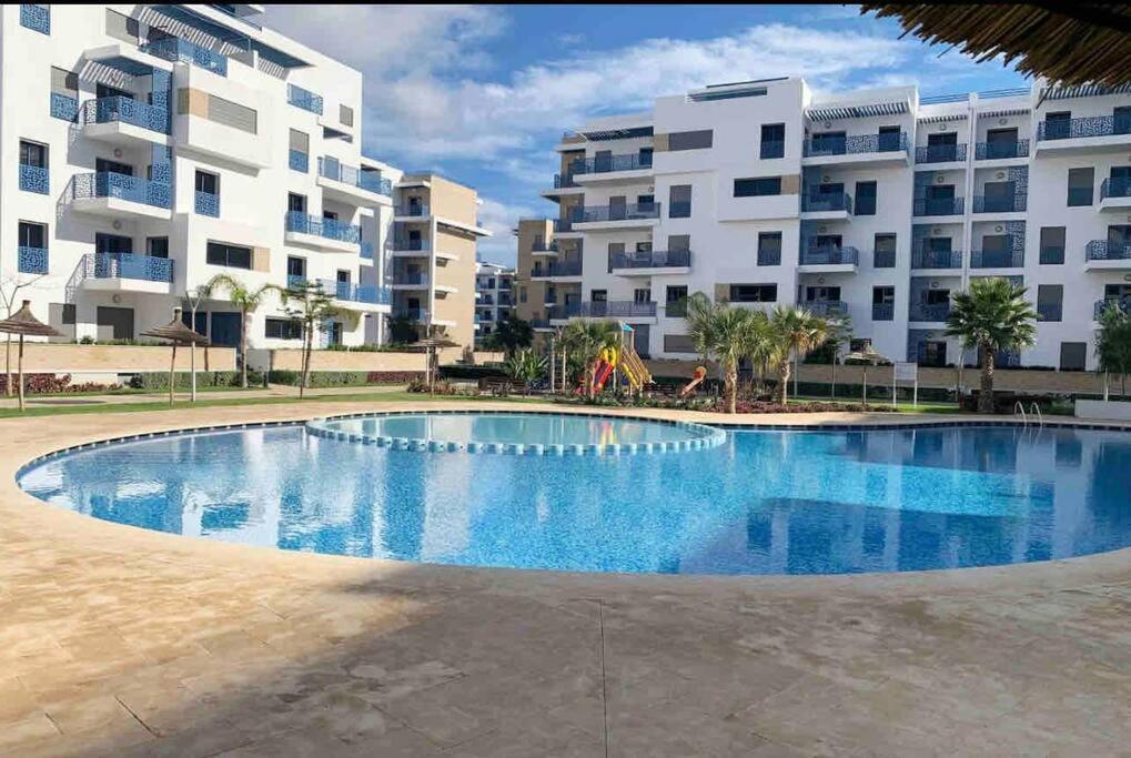 Modern Ultra Luxury Beach Apartment view 5