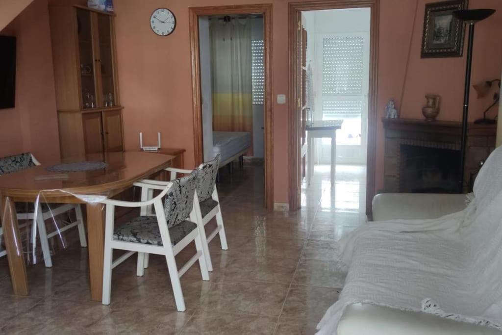 Espacioso casa cerca junto al mar