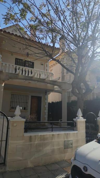 Espacioso casa cerca junto al mar