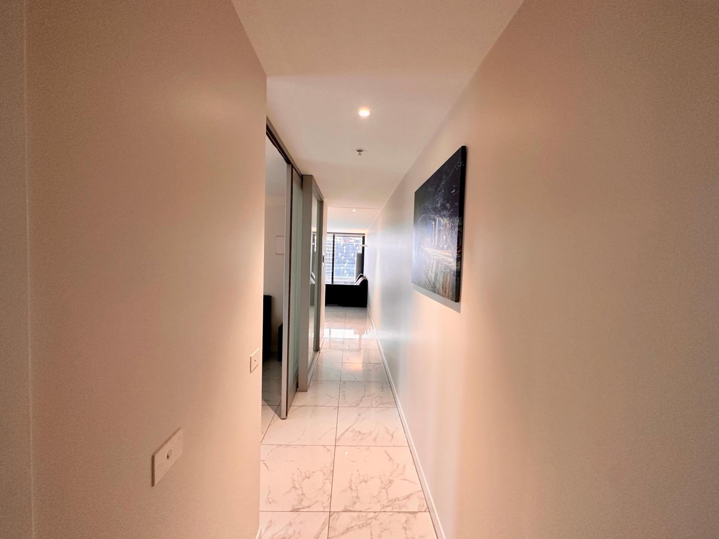 Large Melbourne City Apartment with Skyline Views, Big Balcony, Heated Pool, 1 Bedroom, 1 Sofa-bed Living Room, Kitchen & Bath, 60 sqm of suite like space