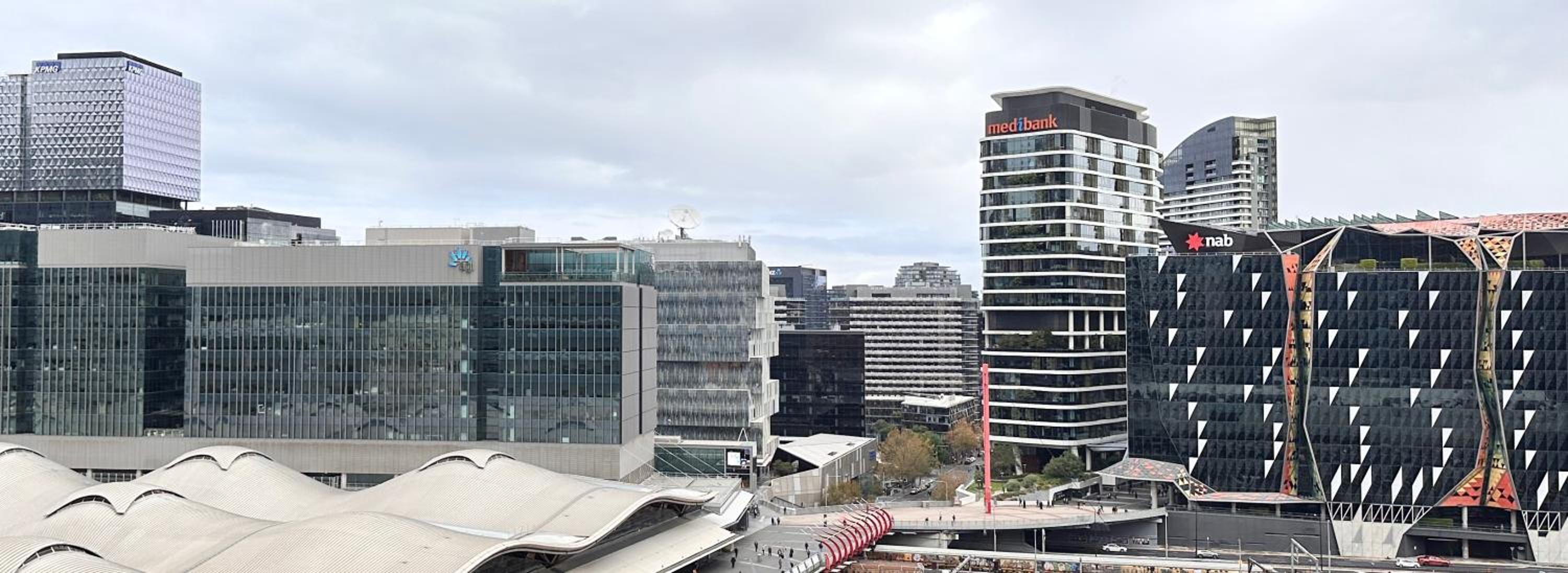 Large Melbourne City Apartment with Skyline Views, Big Balcony, Heated Pool, 1 Bedroom, 1 Sofa-bed Living Room, Kitchen & Bath, 60 sqm of suite like space