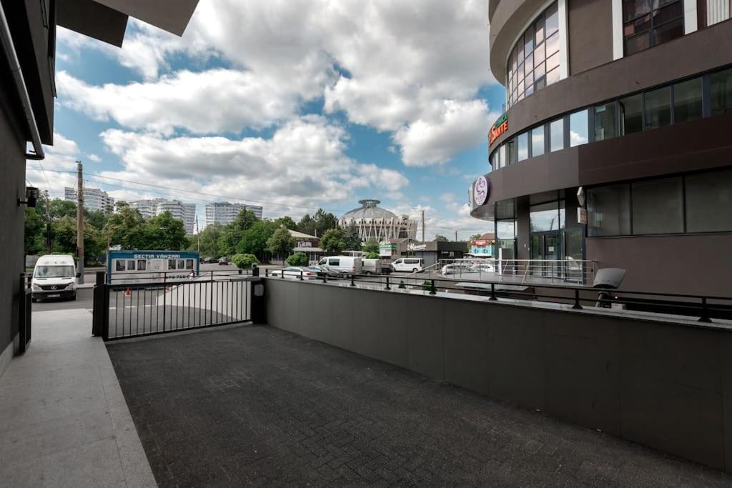Flatkeepers - circ suite view 5