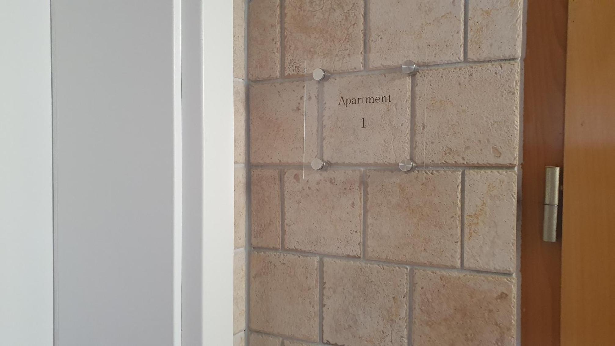 Kleine hübsches Apartment,Sauna im Haus, Hunde willkommen, nahe Park, Waldeisenbahn, Hermansbad, UNESCO Geopark, Nähe polnischer Markt, Top Lage für Ausflu