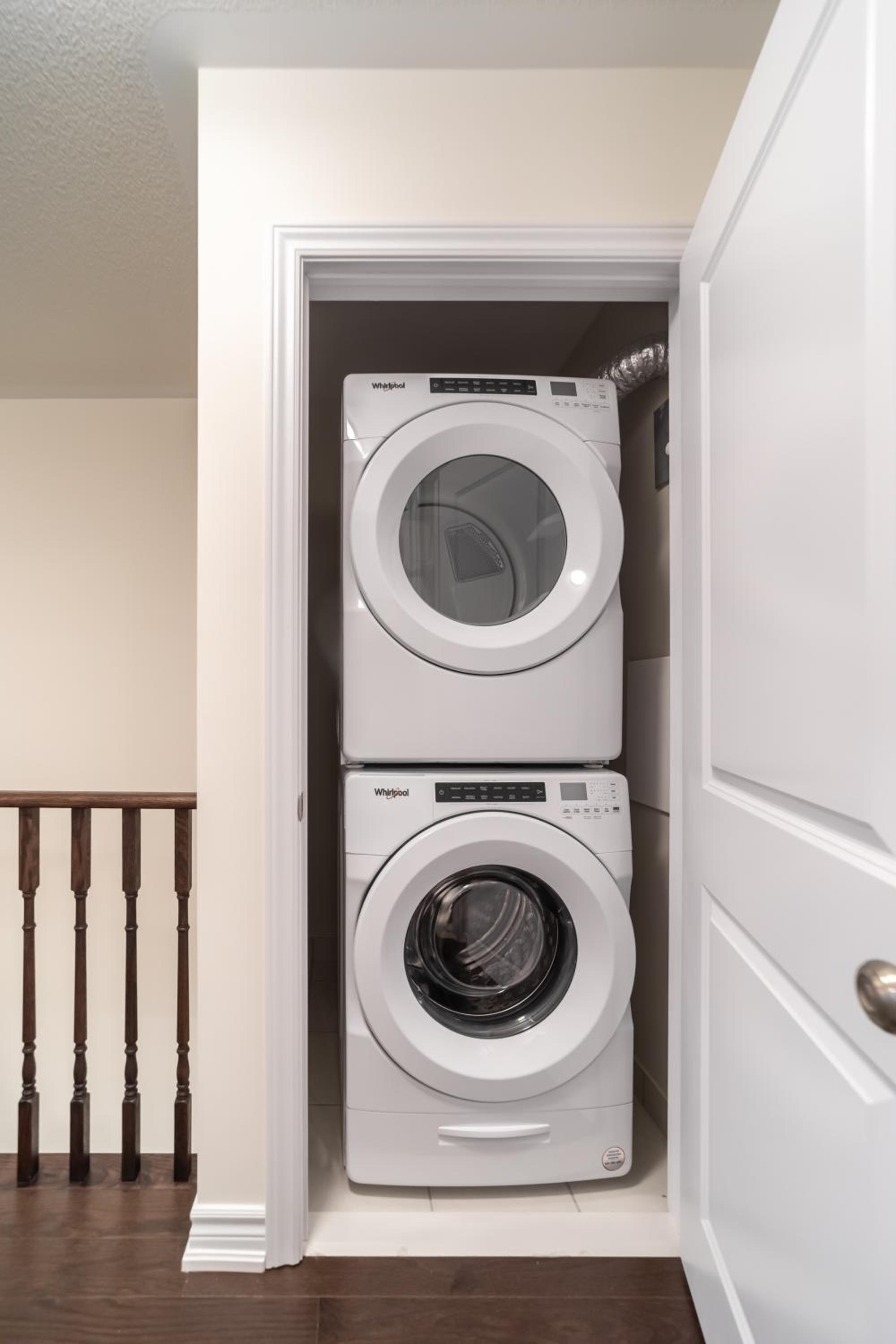 Beautiful New Townhouse in Quiet Neighbourhood