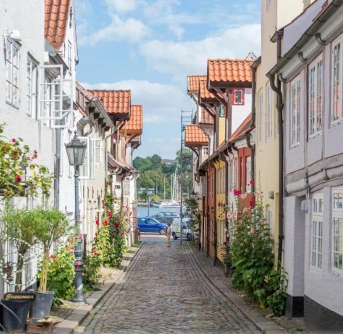 FeWo Grüne Linie mit Balkon-Parken-Wallbox-TV-KoNi