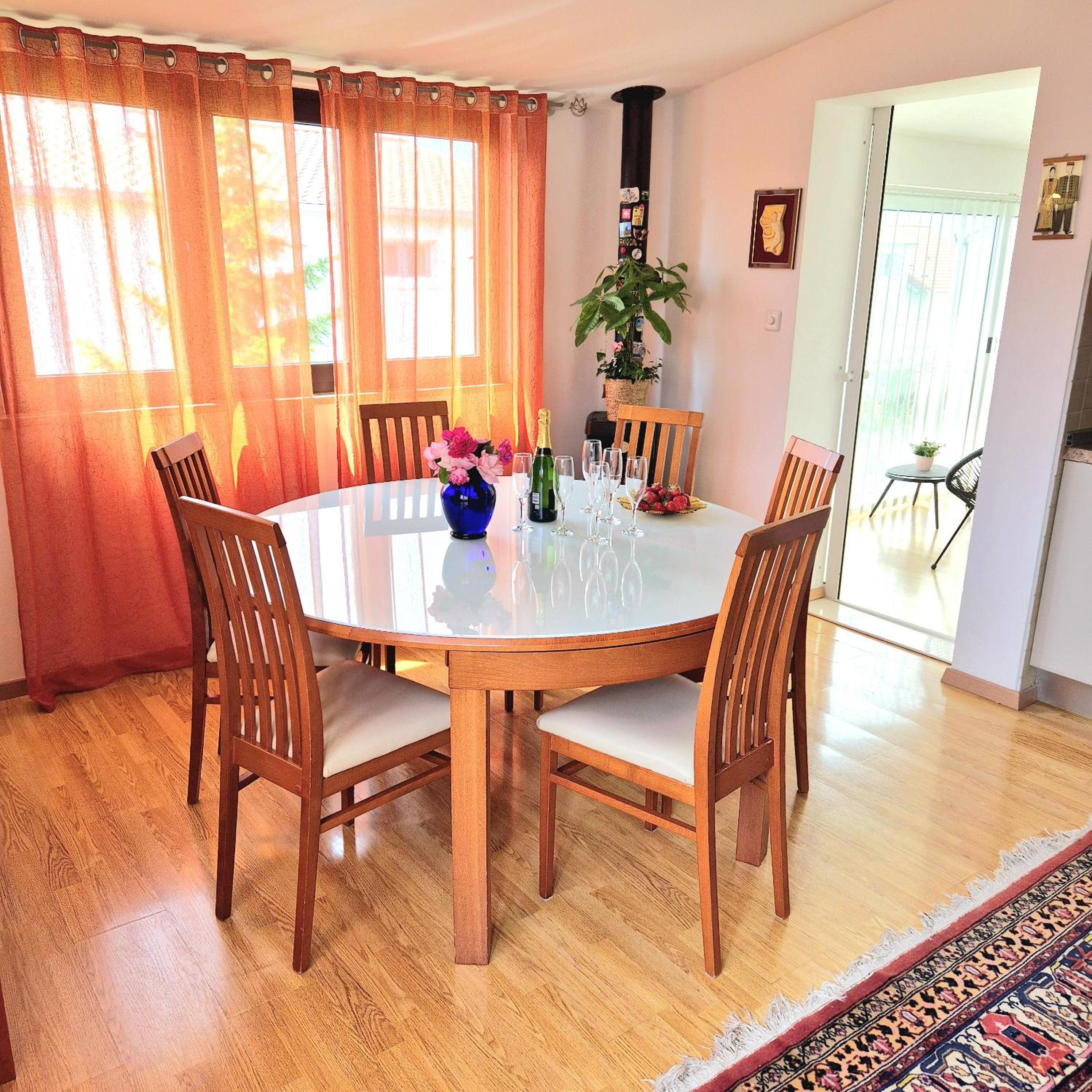Villa Olivia - Beach & Pool Apartments near Split & Trogir