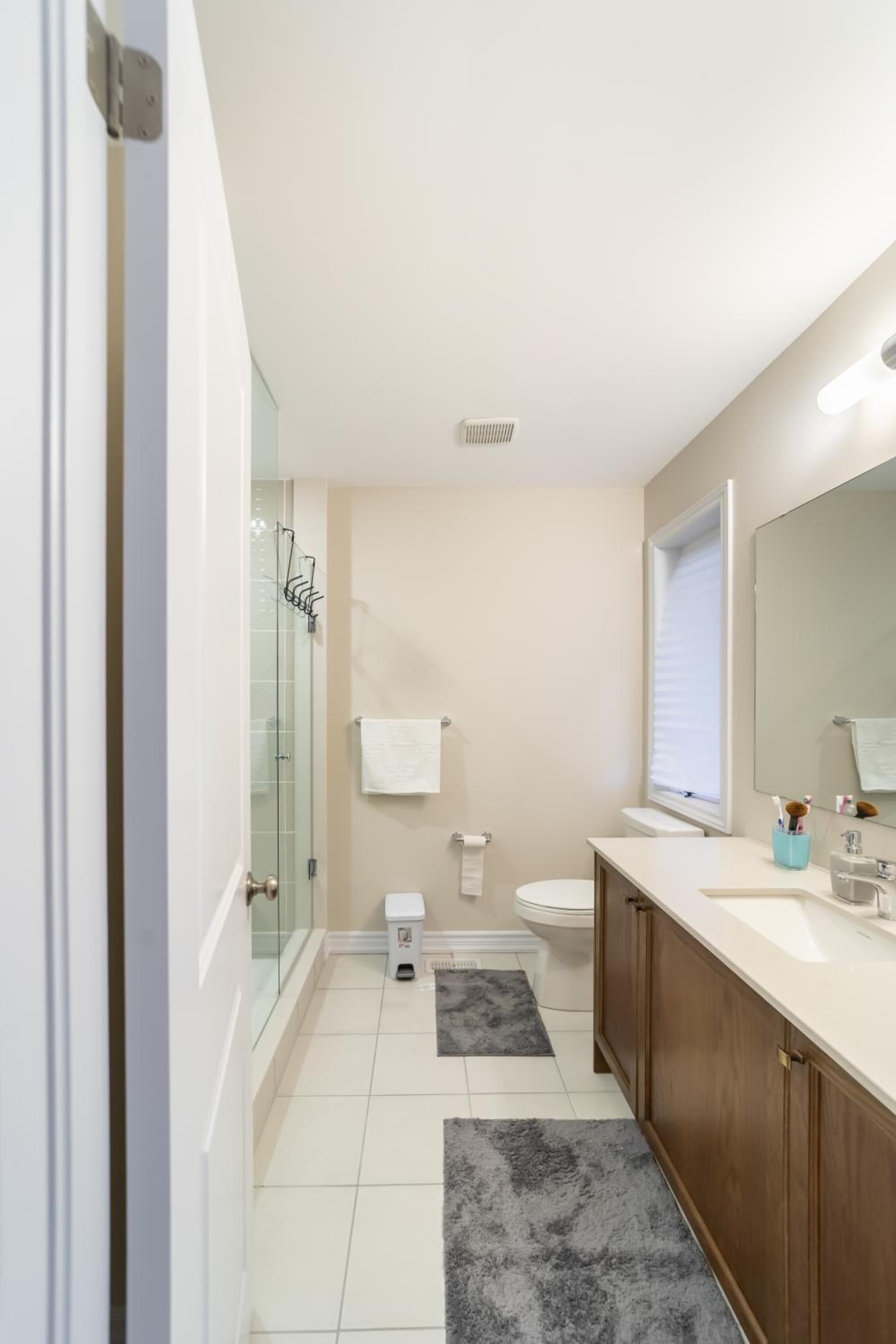 Beautiful New Townhouse in Quiet Neighbourhood