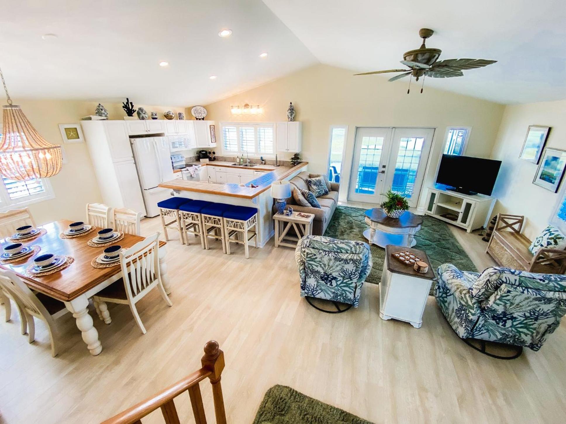 Teal Tidez Ocean View Luxury Home w Crows Nest view 4