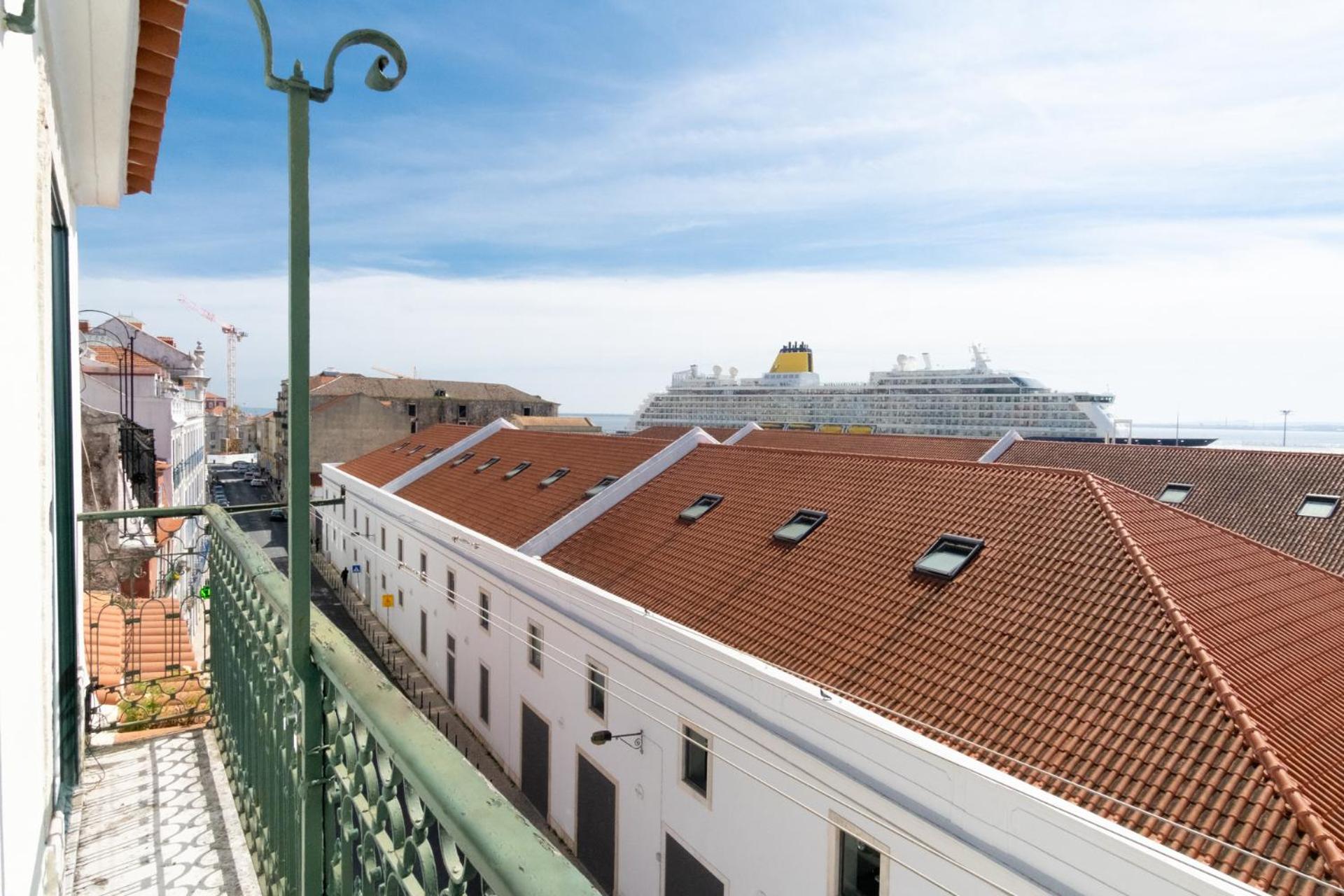 Apartment in Alfama, near Metro & Cafés - TTL126 photo 4