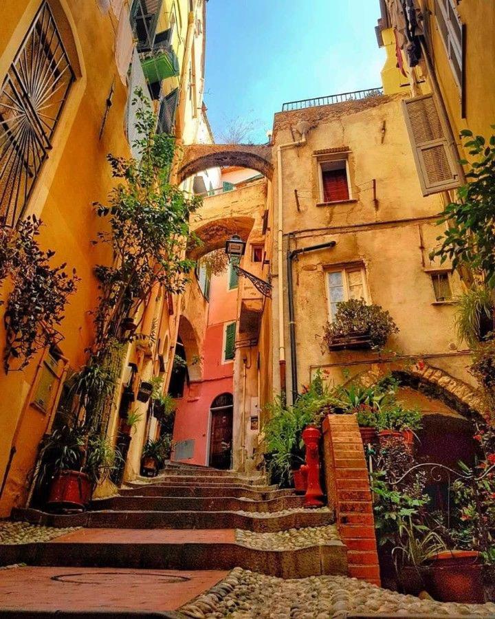 La casa di Minnie con box privato