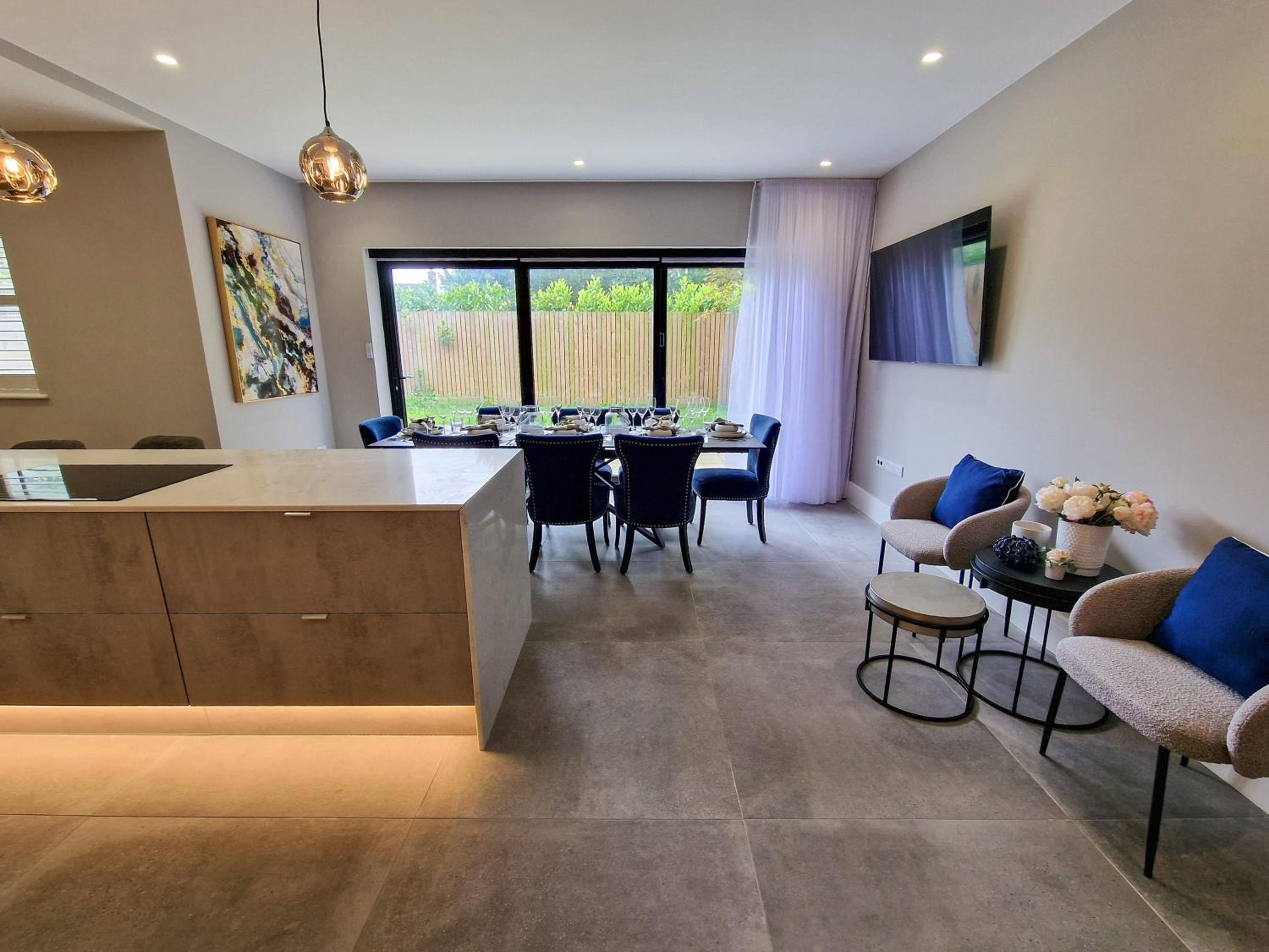 Luxury 5 Star Didsbury Home by City SuperHost view 2