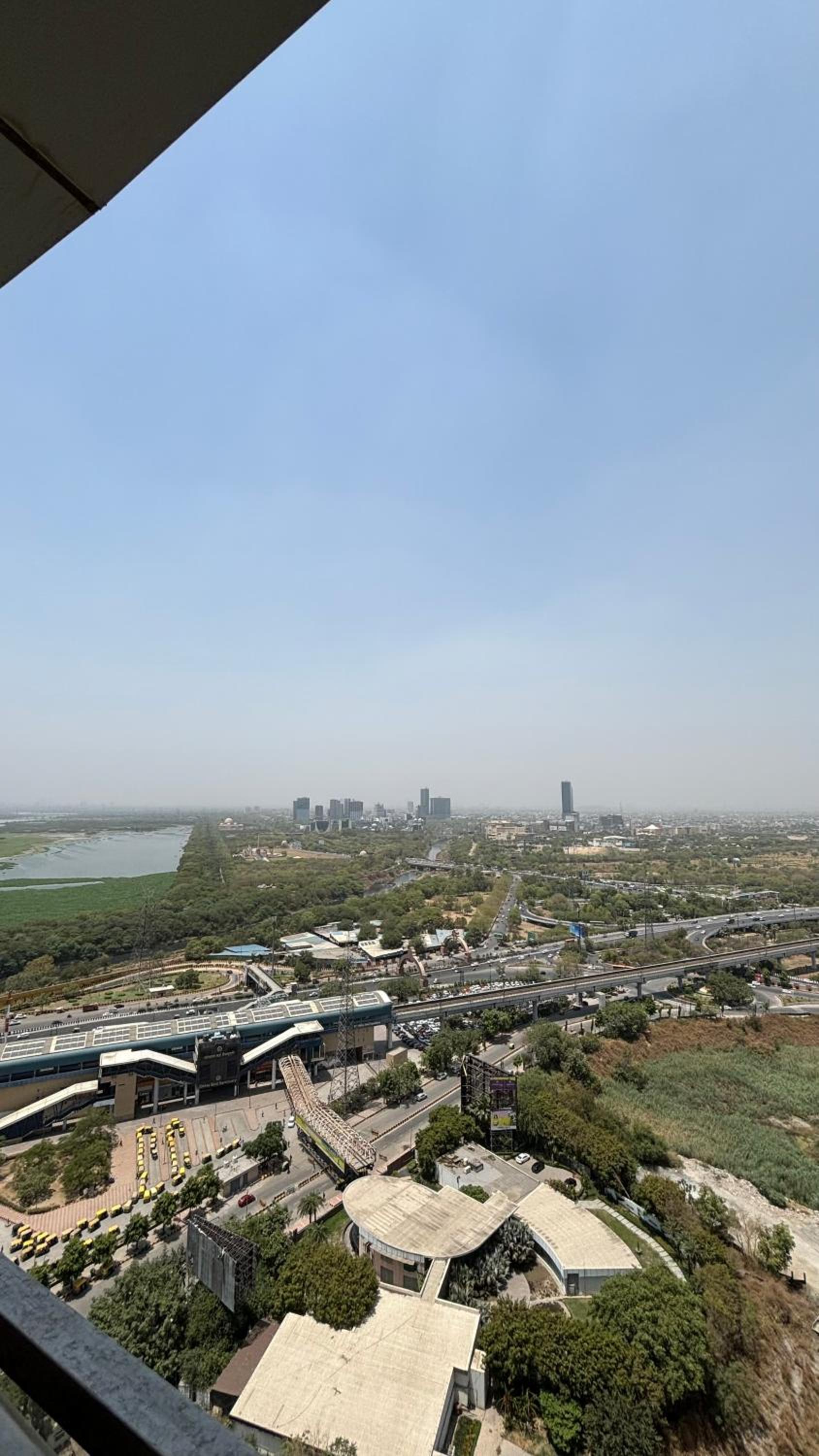 Countryside Luxury Suites - Supernova Noida view 5