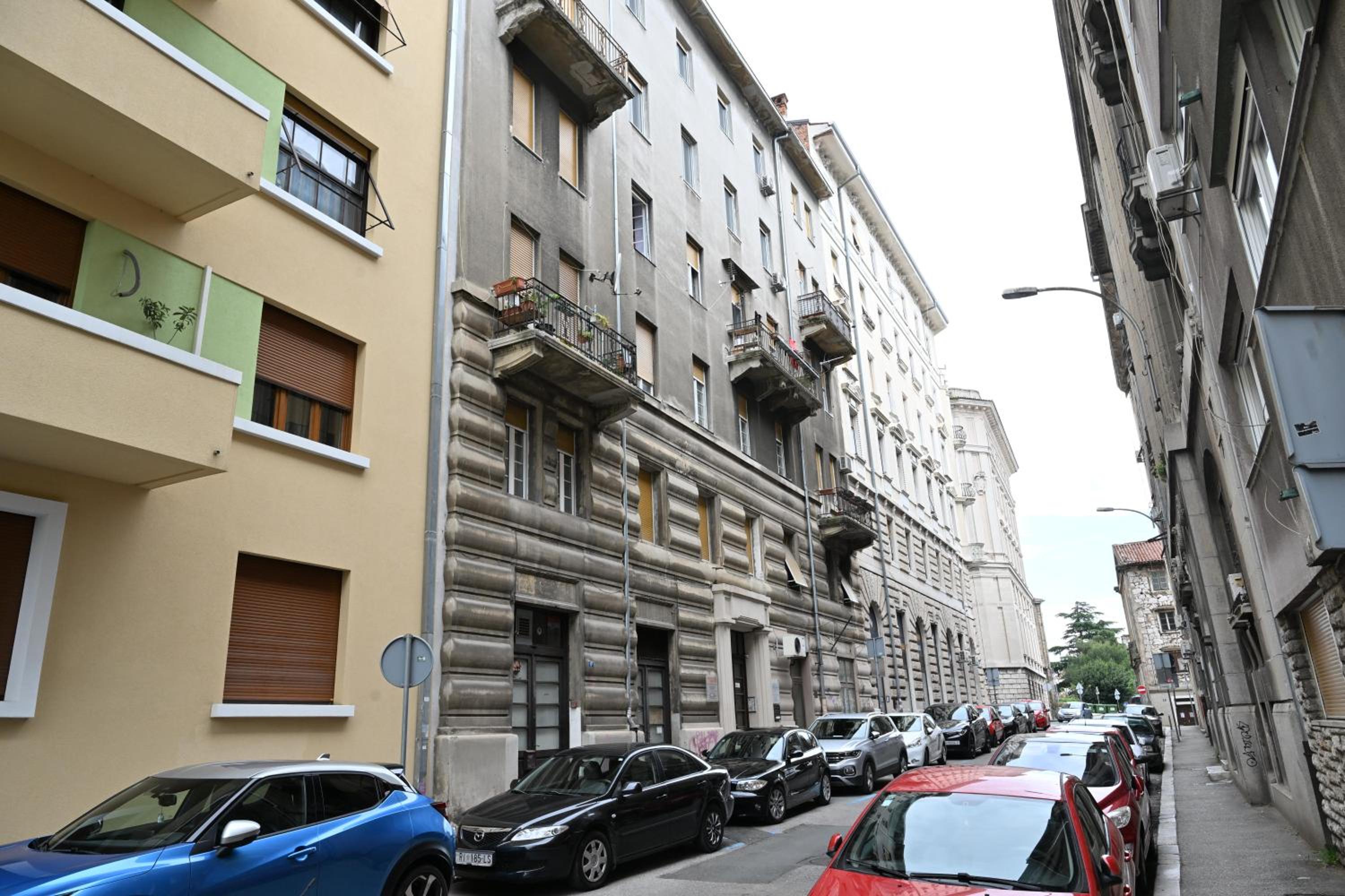 Simply Red Apartment