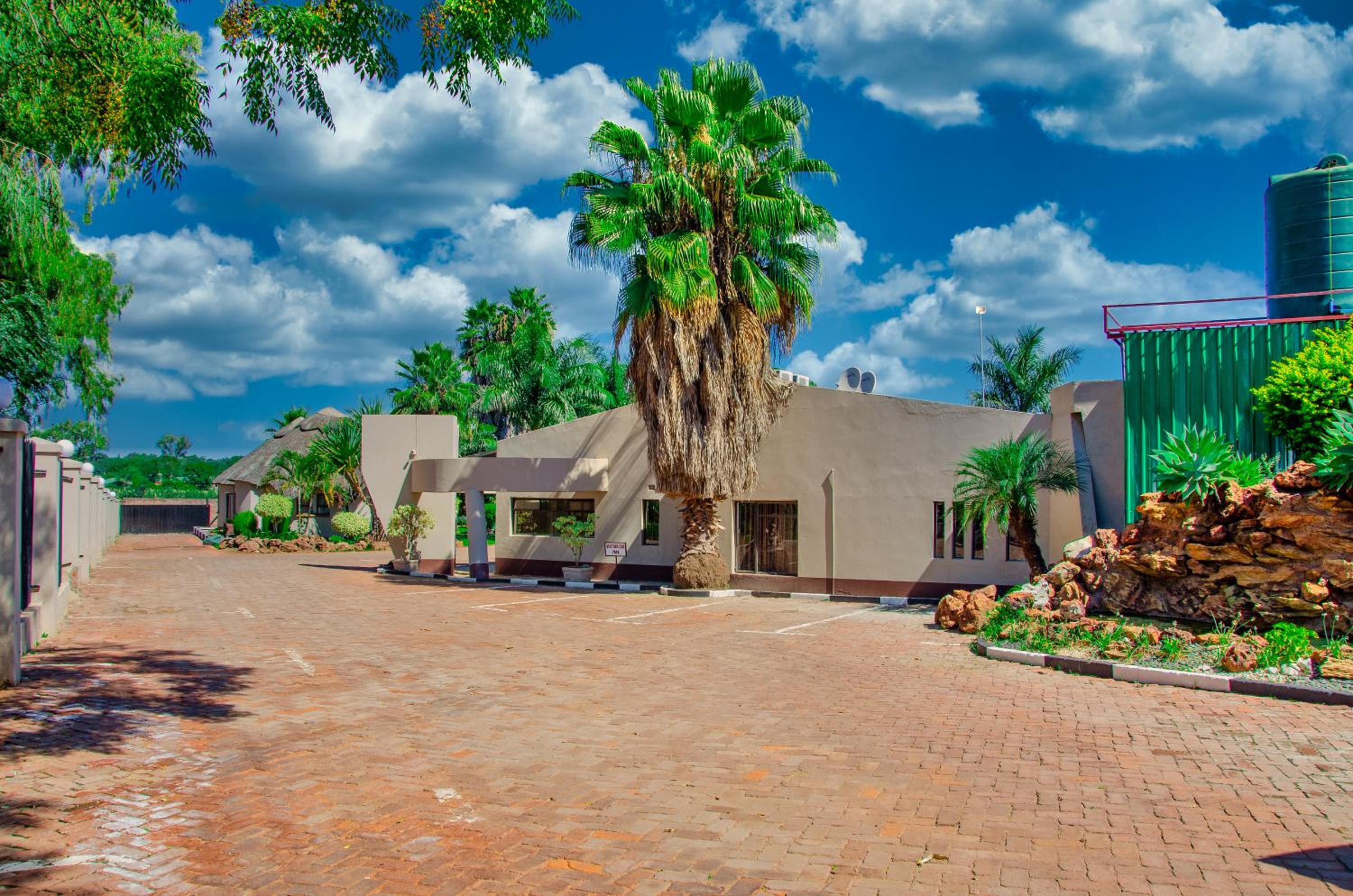 Riverstone Guest Lodge