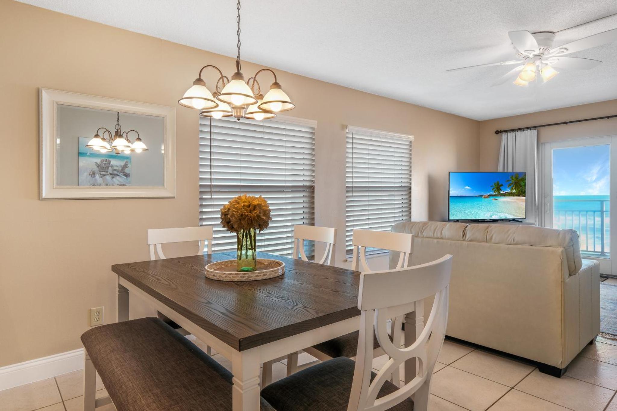 Marvel at the spectacular views from this bright corner condo!