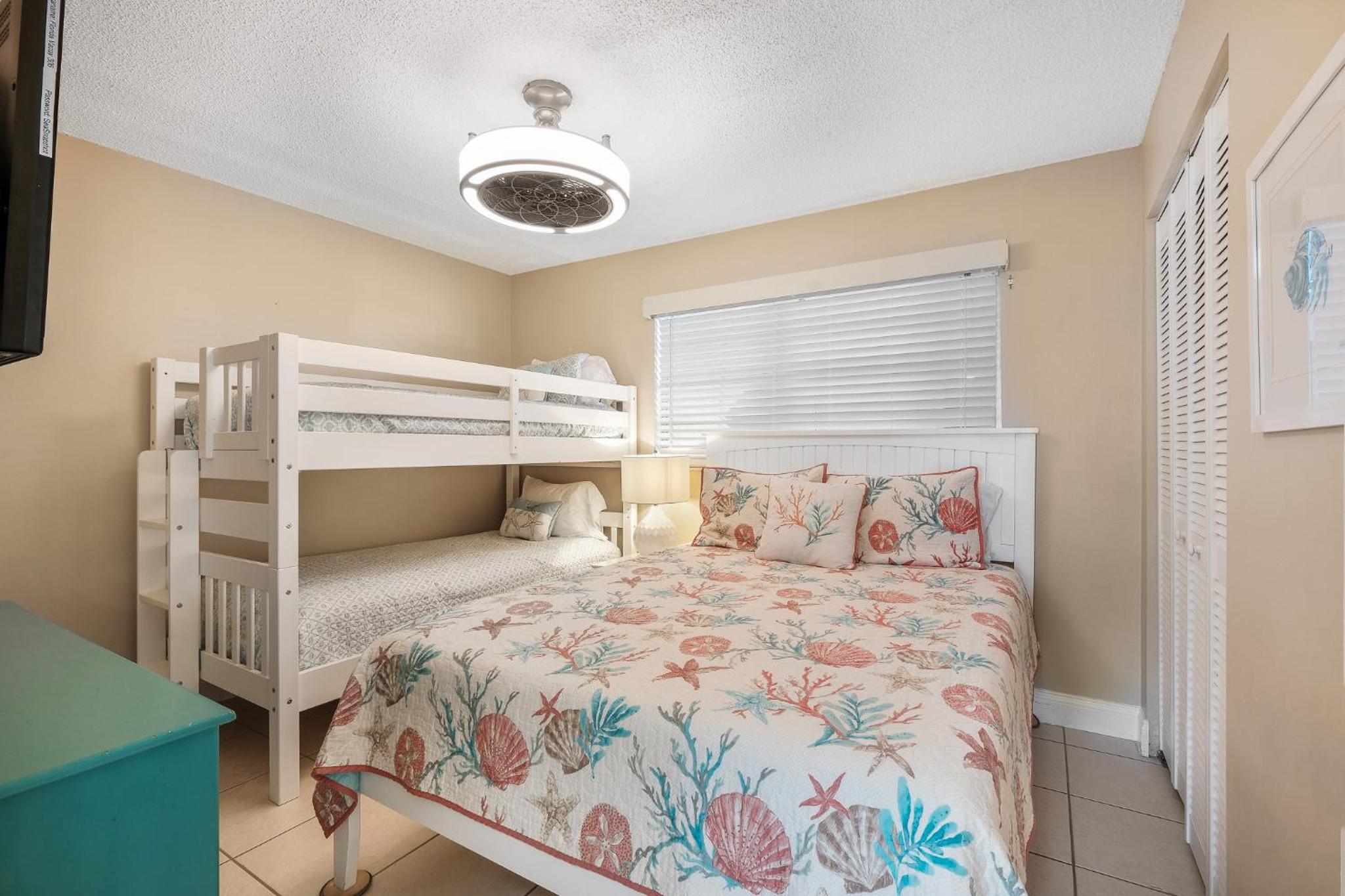 Marvel at the spectacular views from this bright corner condo!