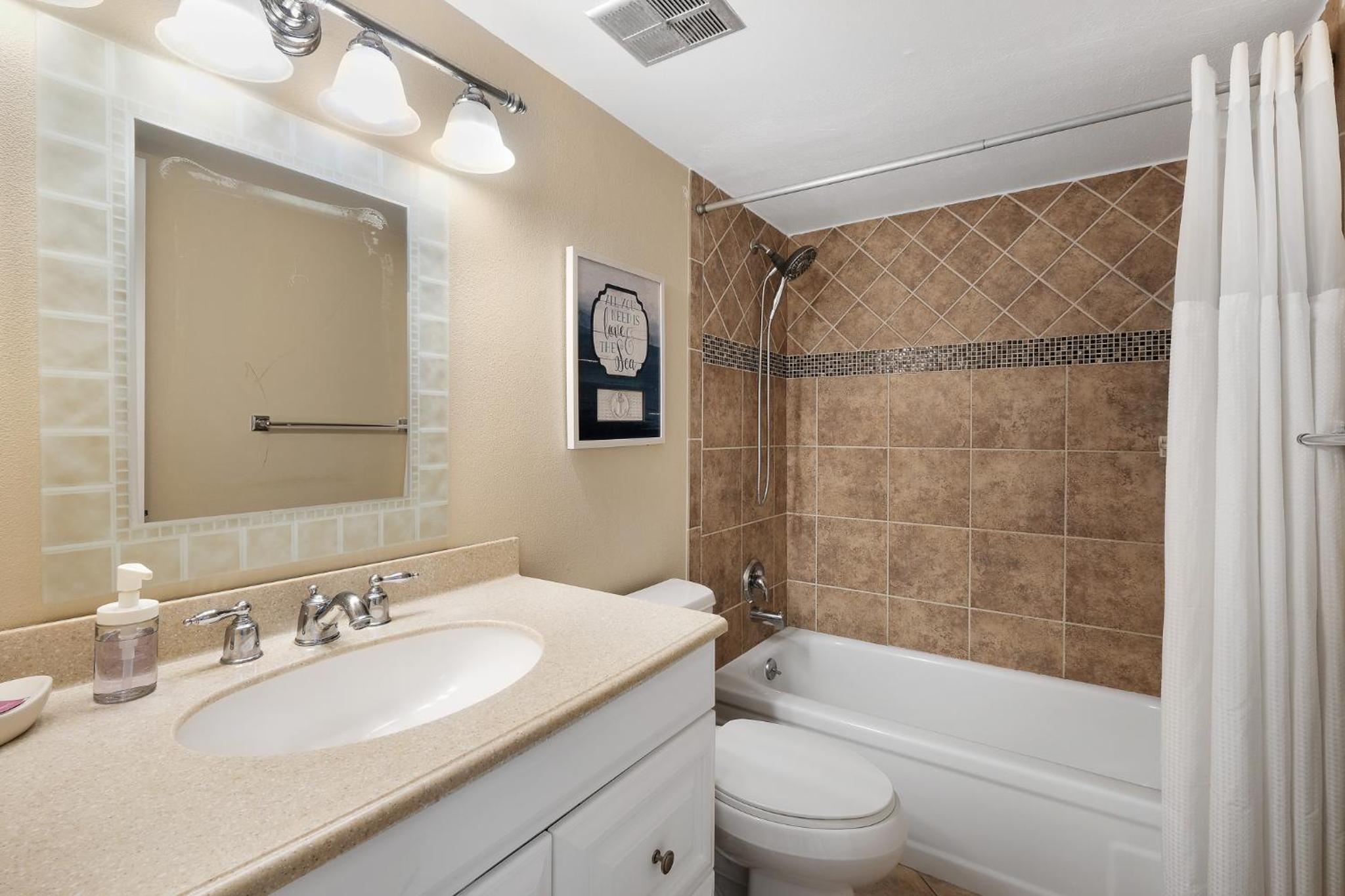 Marvel at the spectacular views from this bright corner condo!