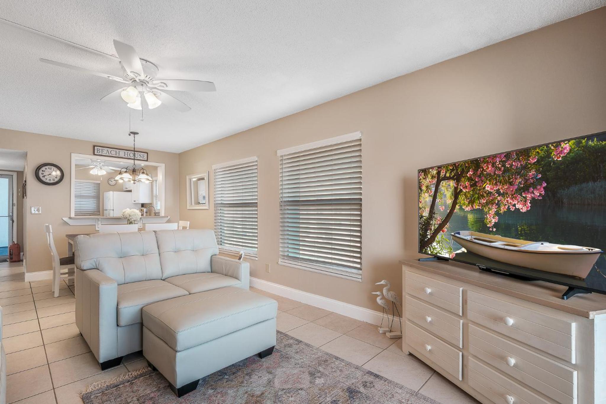Marvel at the spectacular views from this bright corner condo!