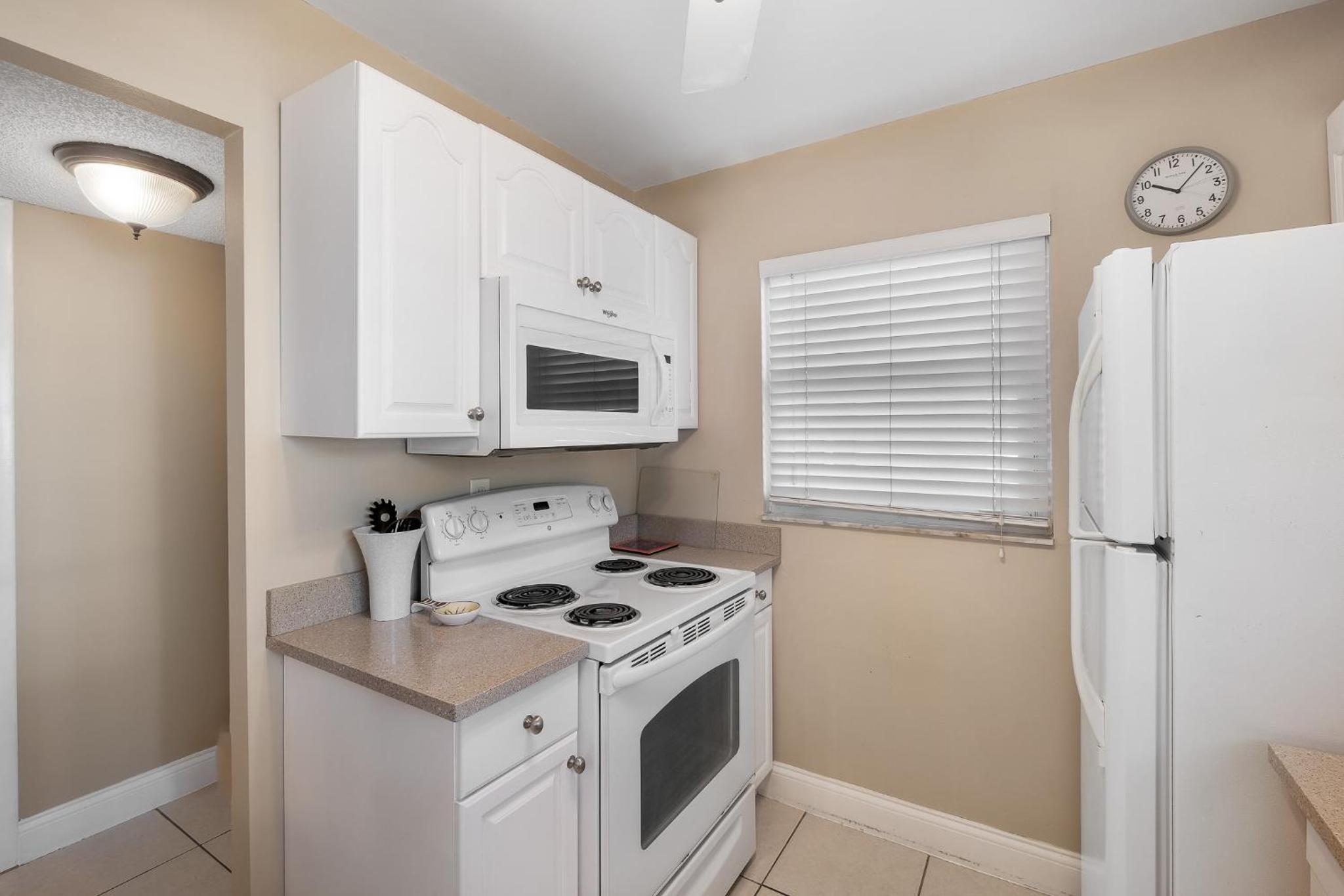 Marvel at the spectacular views from this bright corner condo!