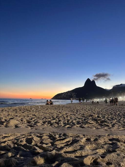 Ipanema - Excelente Apartamento 3 Quartos a 150 metros da praia, com Estacionamento