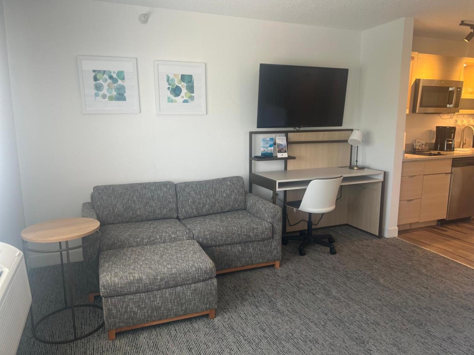 Detroit Vacations - TownePlace Suites Detroit Warren - Property Image 5