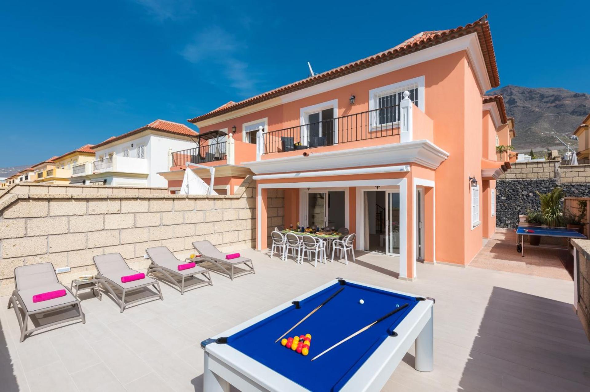 Villa Isotta by Villa Plus