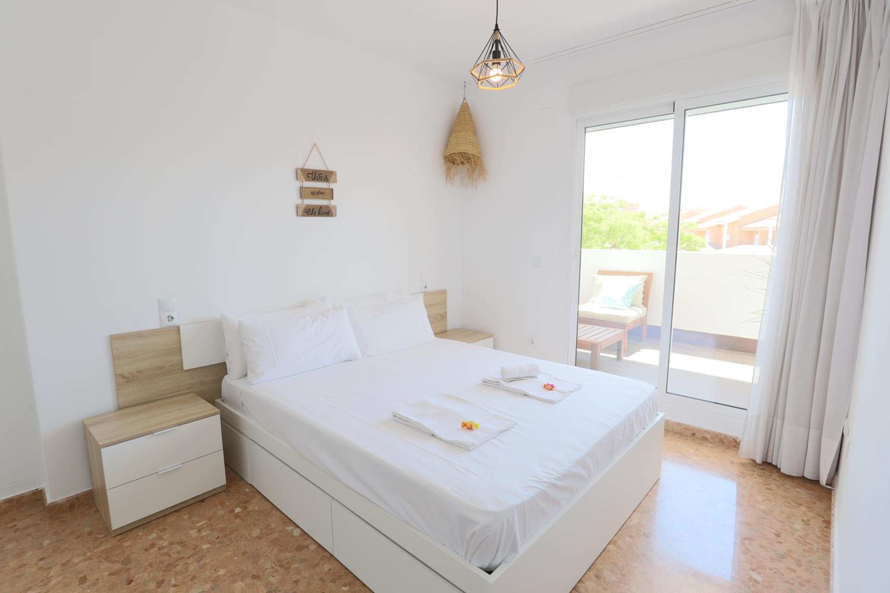 Estupendo duplex famililar con terrazas y parking by Hometels