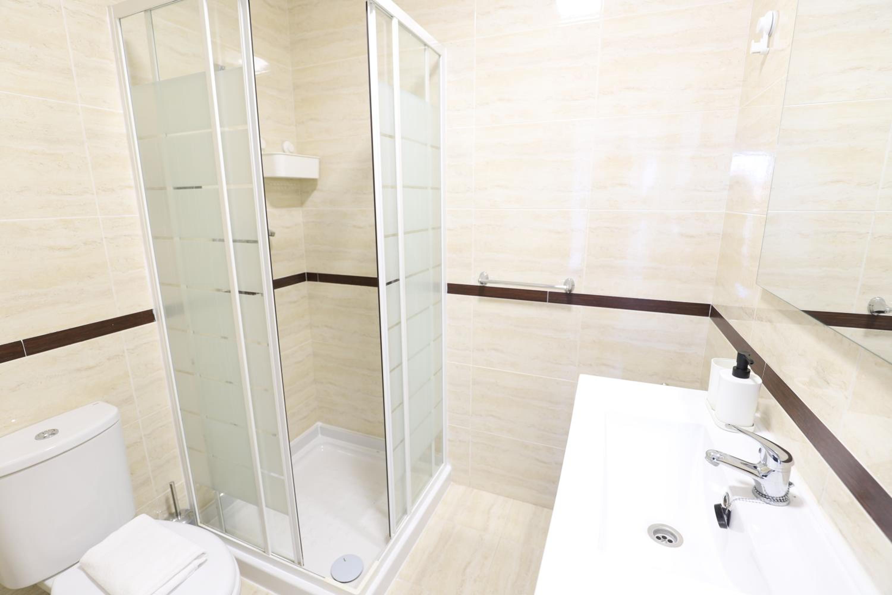 Estupendo duplex famililar con terrazas y parking by Hometels